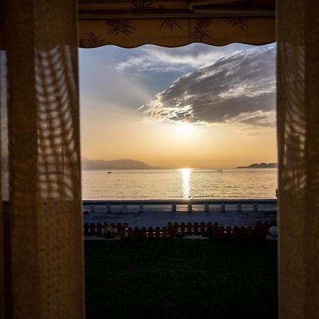 Loutraki Sea Sunset Leilighet Eksteriør bilde