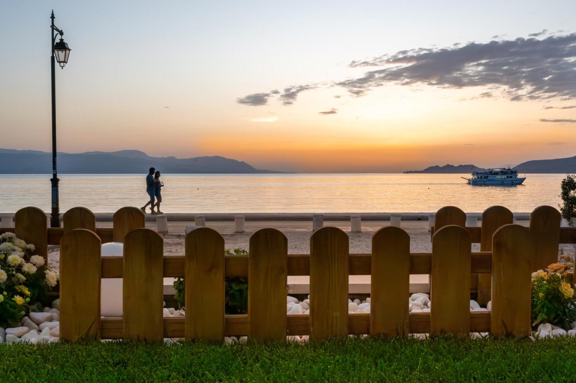 Loutraki Sea Sunset Leilighet Eksteriør bilde